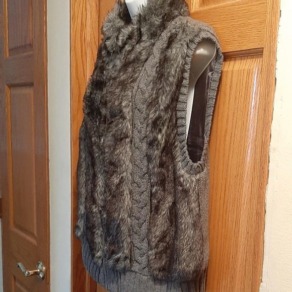 Faux fur Sweater vest - Picture 2 of 4